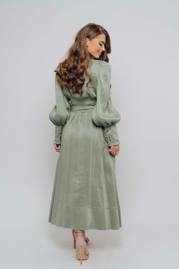 IDEALIST BY AJE GREEN