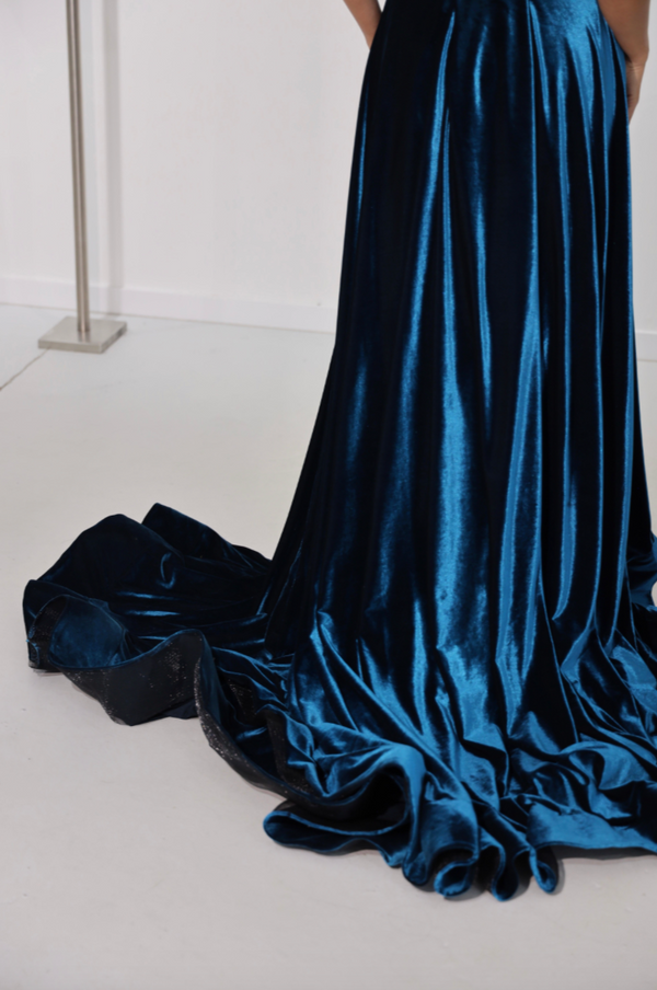 MAJESTY VELVET BY WALONE TURQUOISE